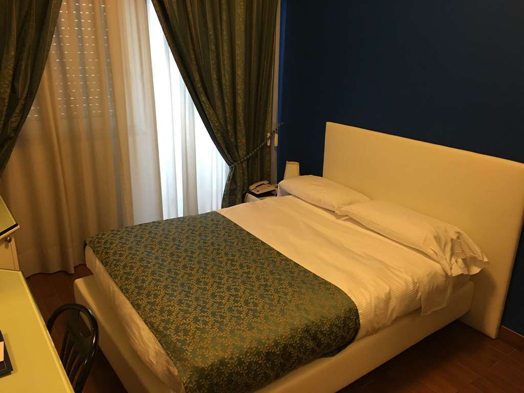 Grande Albergo بوتنزا الغرفة الصورة