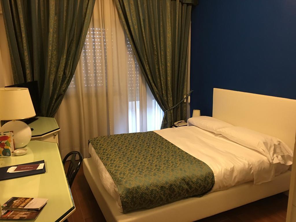 Grande Albergo بوتنزا المظهر الخارجي الصورة