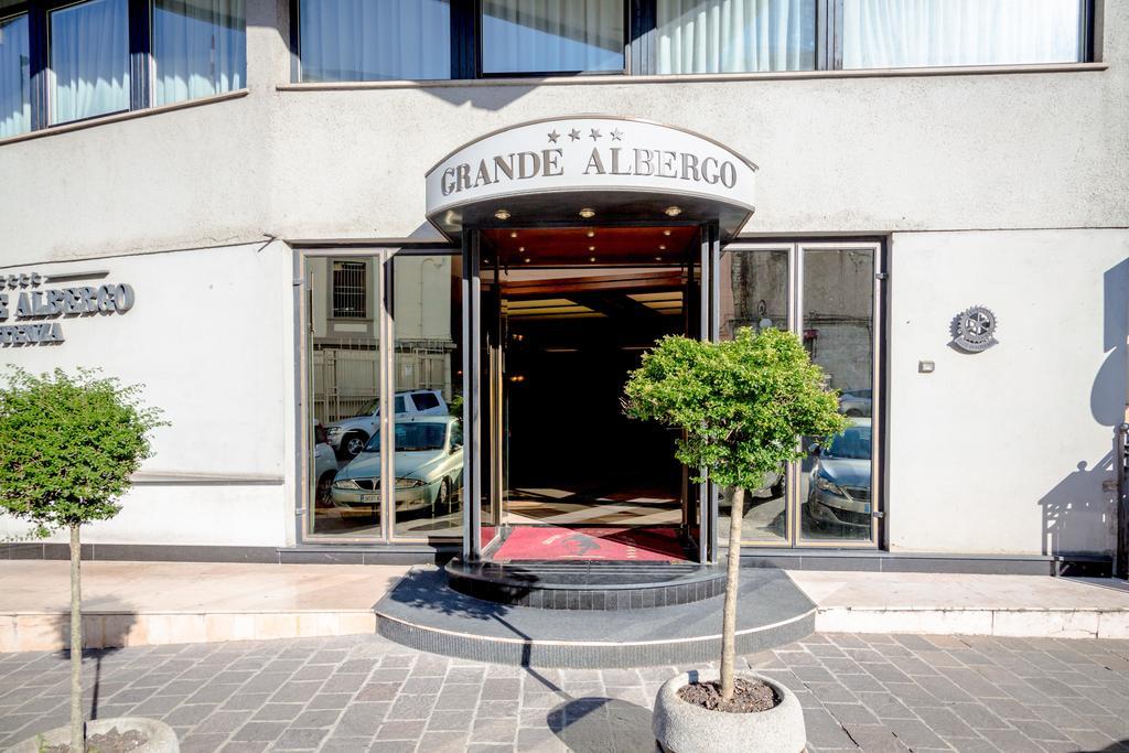 Grande Albergo بوتنزا المظهر الخارجي الصورة