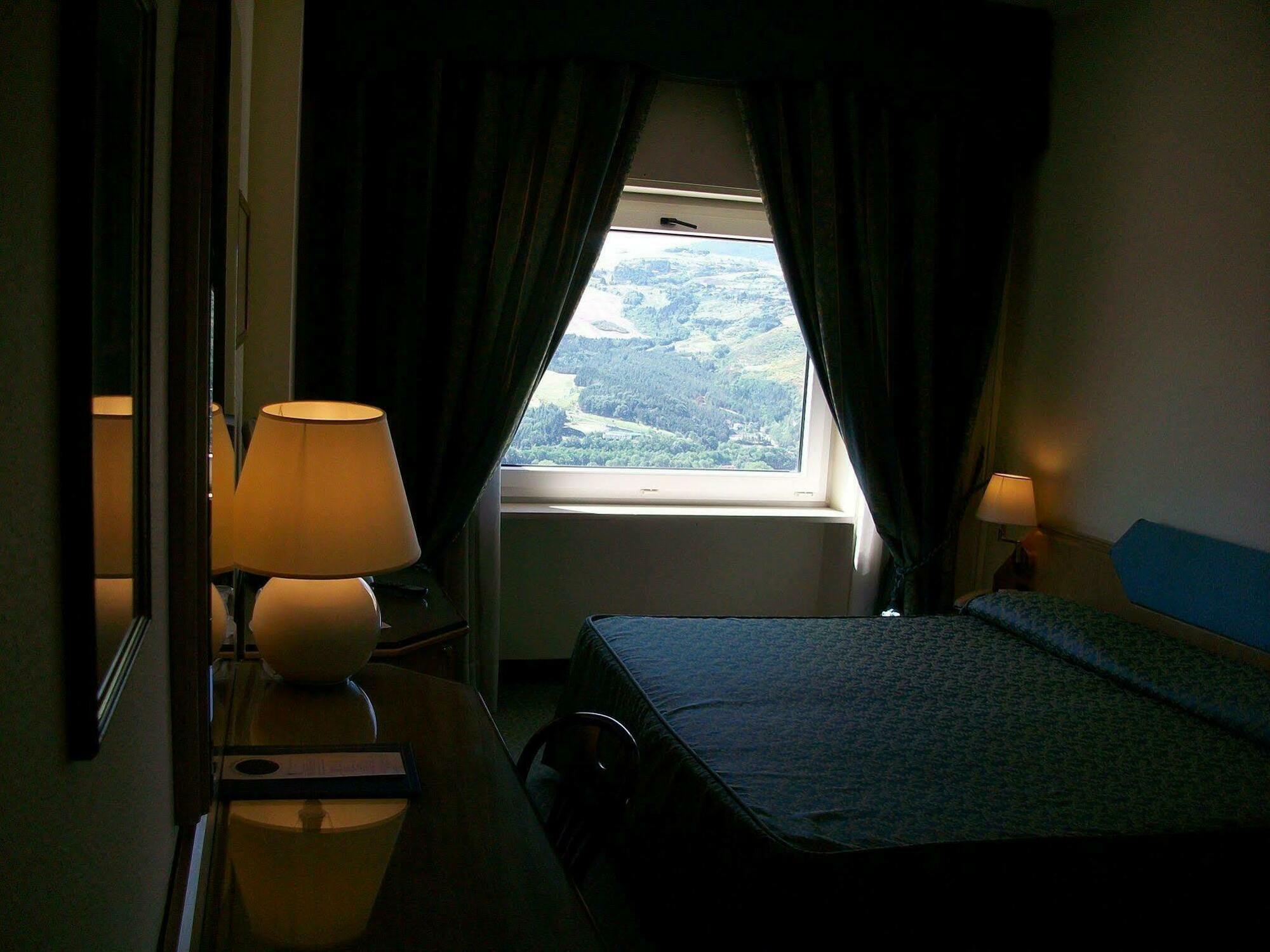 Grande Albergo بوتنزا المظهر الخارجي الصورة